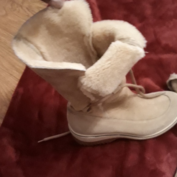 Shoes - Picture 4 of 4